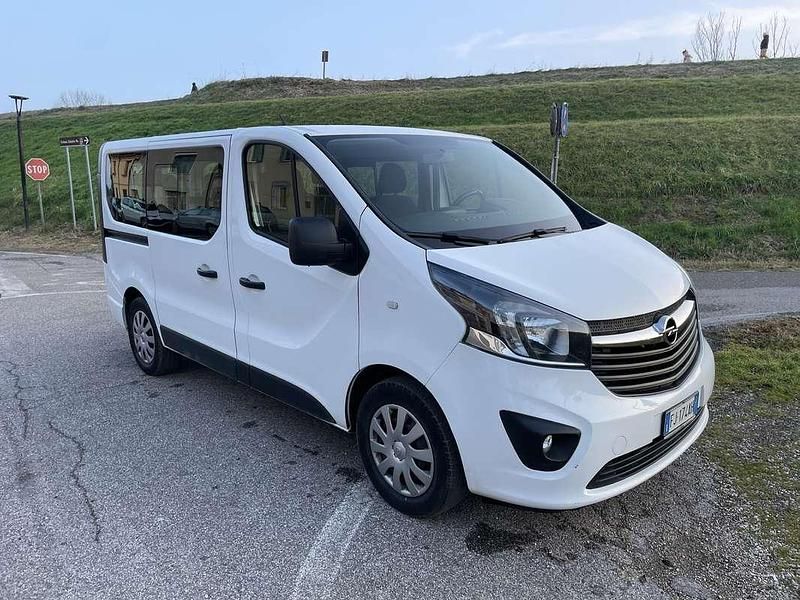 Usata Opel Vivaro 125 CV (91 kW) 2017 Bianco Monovolume