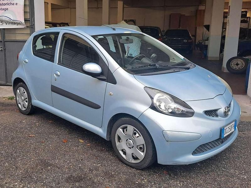 Blu/azzurro Usata 2007 Toyota Aygo Sol Due volumi | 3800 € (Buon prezzo) - Immagine 1/4