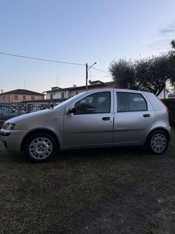 Usata Fiat Punto 60 CV (44 kW) 2001 Utilitaria
