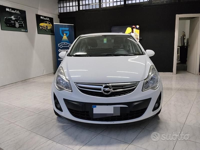Usata Opel Corsa 86 CV (63 kW) 2011 Bianco Utilitaria