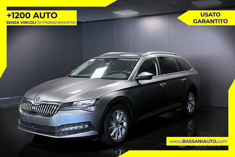 Grigio Usata 2023 Skoda Superb Executive Station wagon | 24.000 € (Super prezzo) - Immagine 1/4