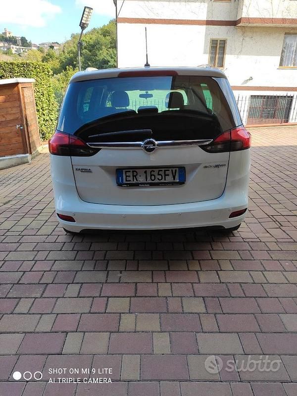 Usata Opel Zafira 150 CV (110 kW) 2013 Bianco Monovolume