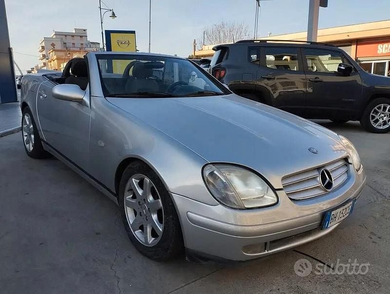 Usata Mercedes SLK200 192 CV (141 kW) 2000 Grigio Cabrio