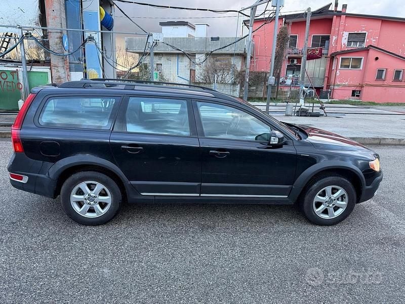 Usata Volvo XC70 Kinetic 185 CV (136 kW) 2007 Nero Station wagon