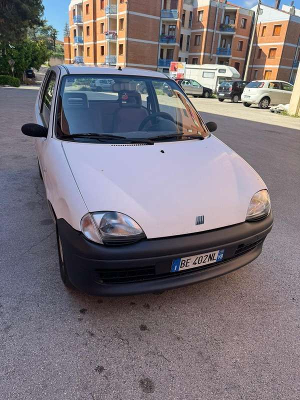 Usata 1999 Fiat Seicento Due volumi | 500 € (Ottimo prezzo) - Immagine 1/4