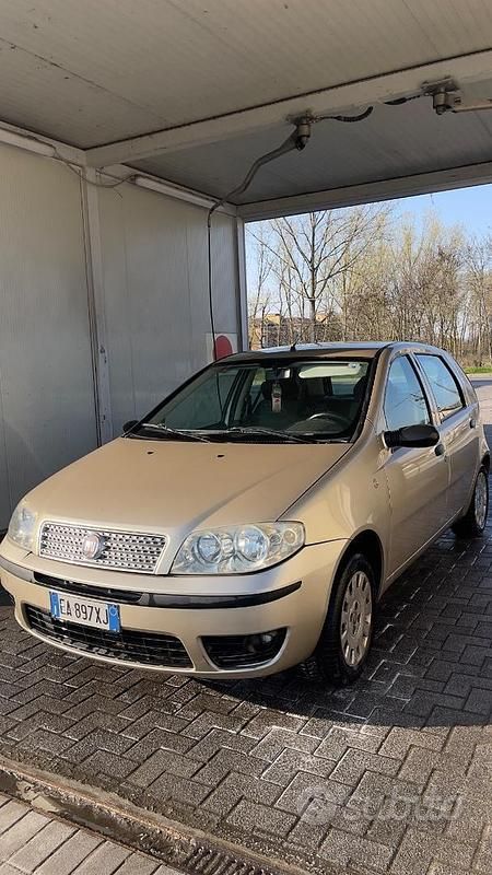 Usata Fiat Punto 77 CV (56 kW) 2009 Utilitaria