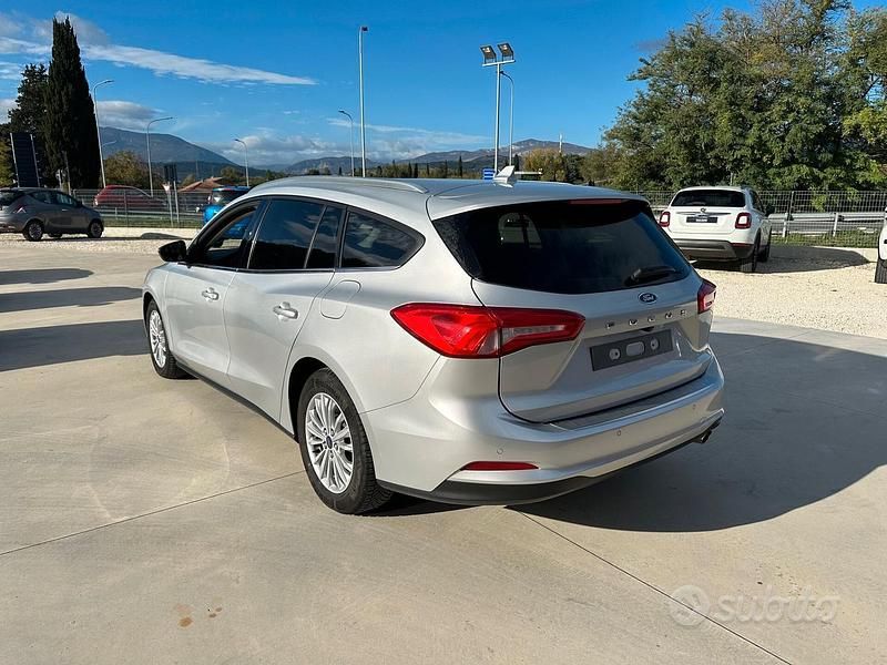 Usata Ford Focus Titanium 120 CV (88 kW) 2019 Argento Station wagon