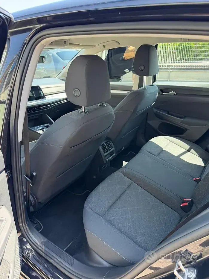 Usata VW Golf VIII 110 CV (80 kW) 2021 Nero Utilitaria