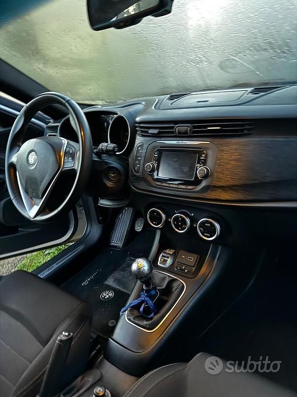 Usata Alfa Romeo Giulietta 120 CV (88 kW) 2018 Bianco Utilitaria
