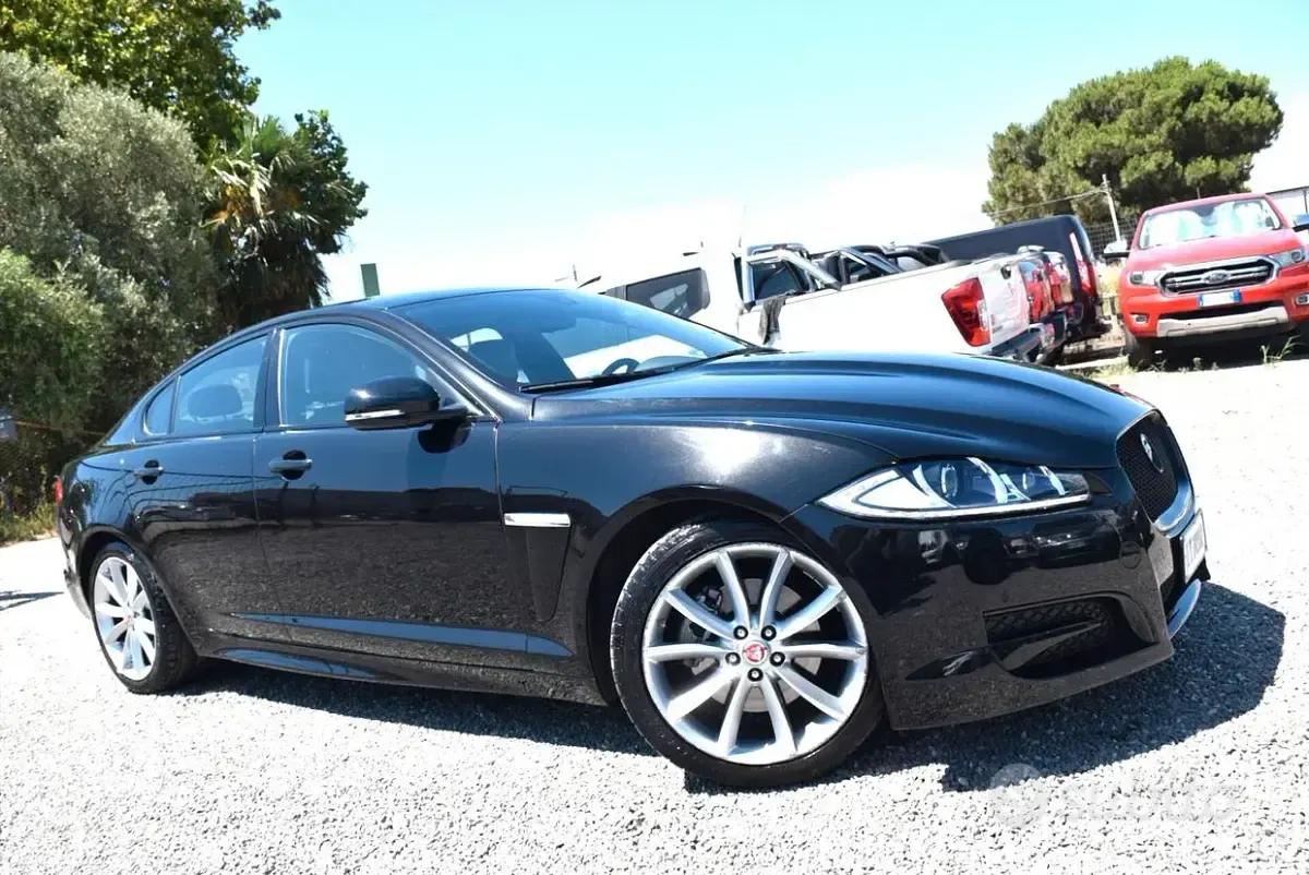 Usata Jaguar XF R-Sport 163 CV (119 kW) 2015 Nero Berlina