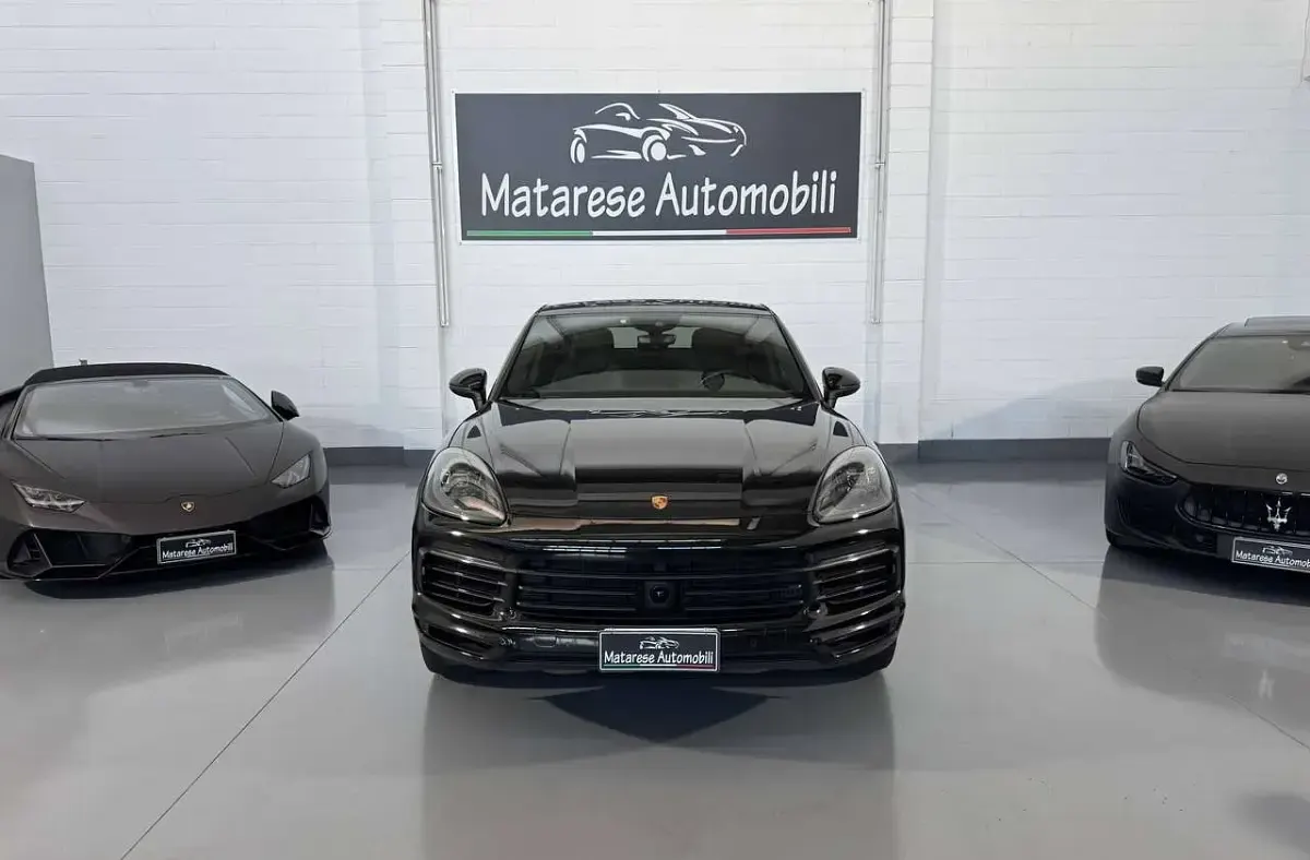 Usata Porsche Cayenne Chrono 462 CV (339 kW) 2023 Schwarz SUV