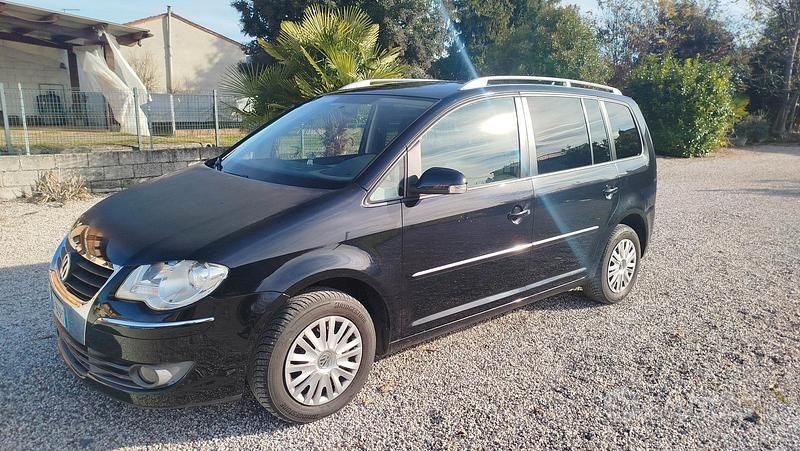 Usata VW Touran 105 CV (77 kW) 2008 Nero Monovolume