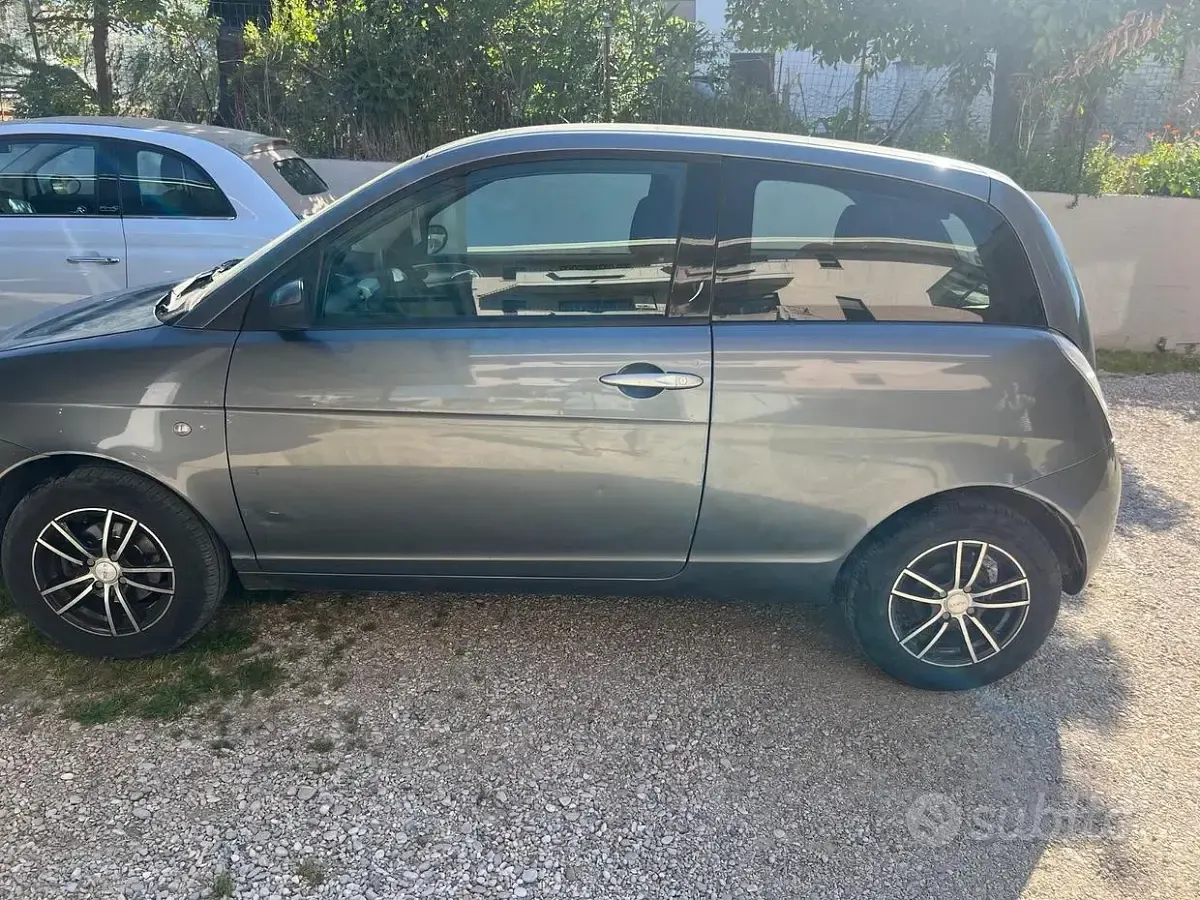Usata Lancia Ypsilon 75 CV (55 kW) 2008 Utilitaria