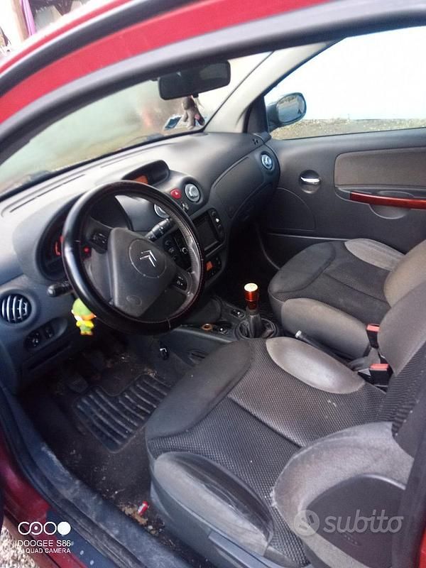 Usata Citroën C2 70 CV (51 kW) 2005 Rosso Utilitaria