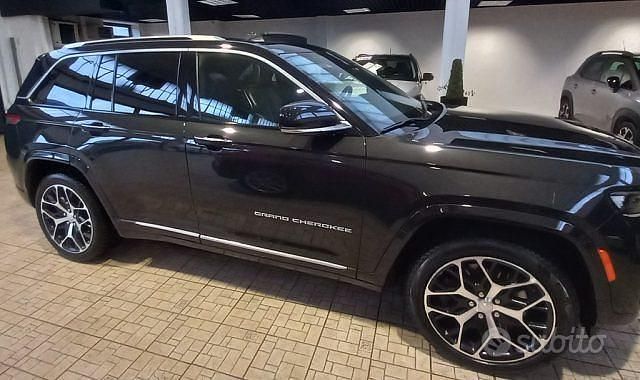 Usata Jeep Grand Cherokee Summit 272 CV (200 kW) 2023 Nero SUV