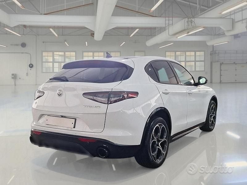 Usata Alfa Romeo Stelvio Veloce 210 CV (154 kW) 2024 Bianco SUV