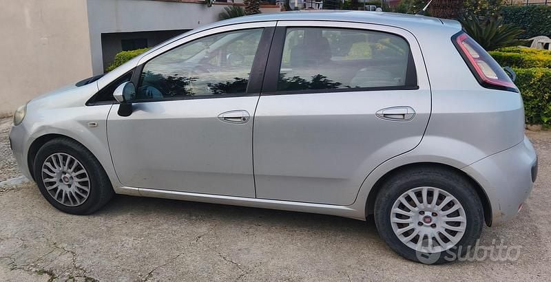 Usata Fiat Punto Evo 95 CV (69 kW) 2010 Grigio Utilitaria