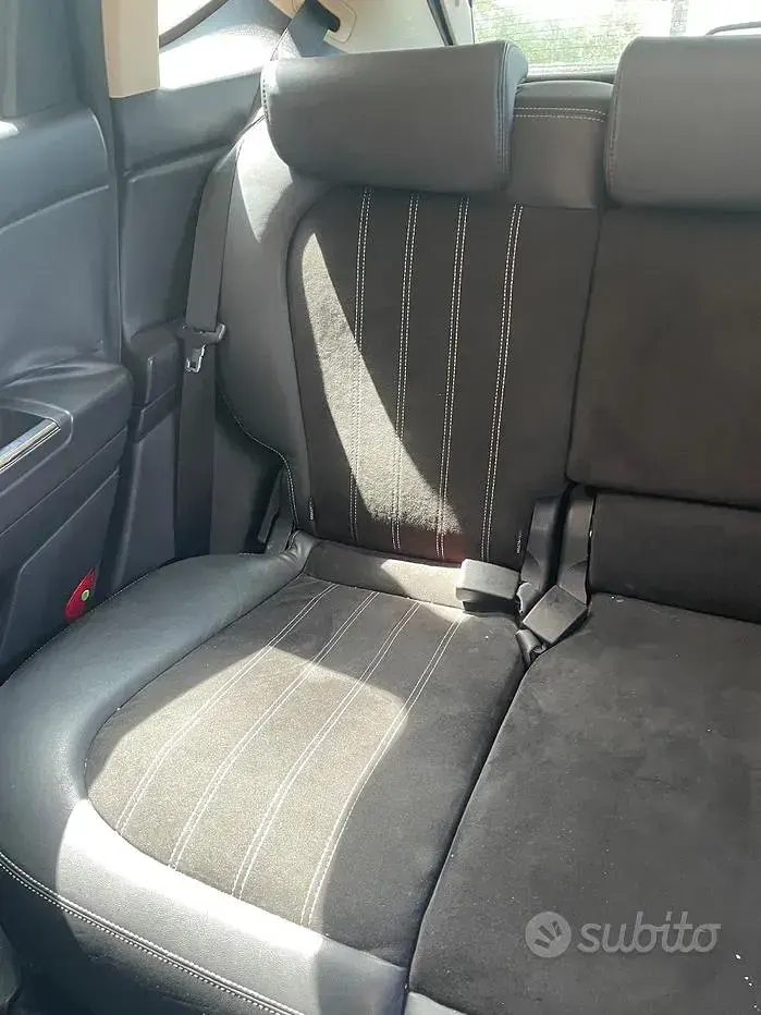 Begagnad Lancia Delta 200 HK (147 kW) 2009 Svart Halvkombi