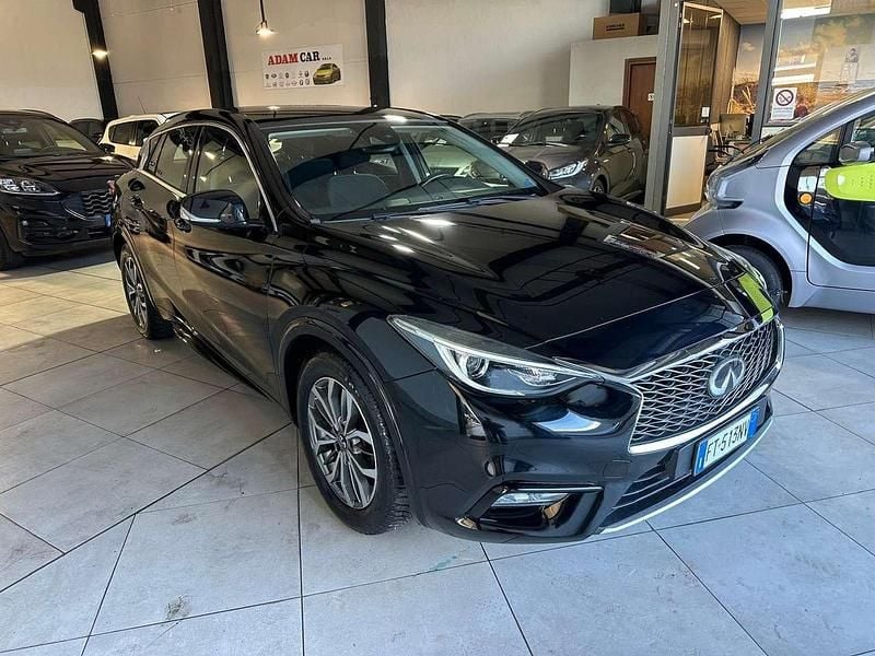 Usata Infiniti Q30 Business 109 CV (80 kW) 2019 Nero Berlina