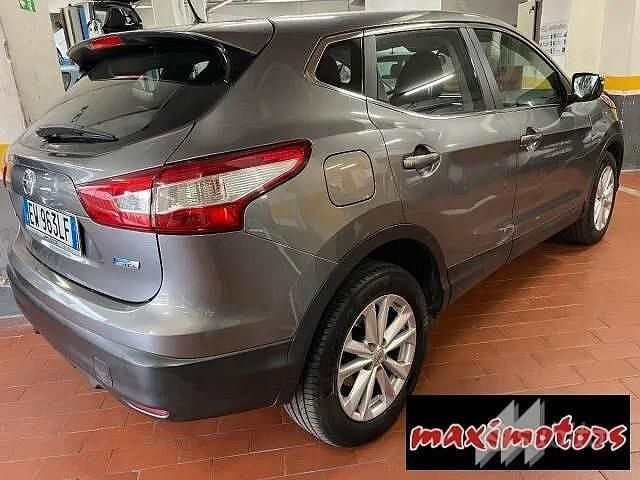 Usata Nissan Qashqai Tekna 131 CV (96 kW) 2014 Grigio SUV