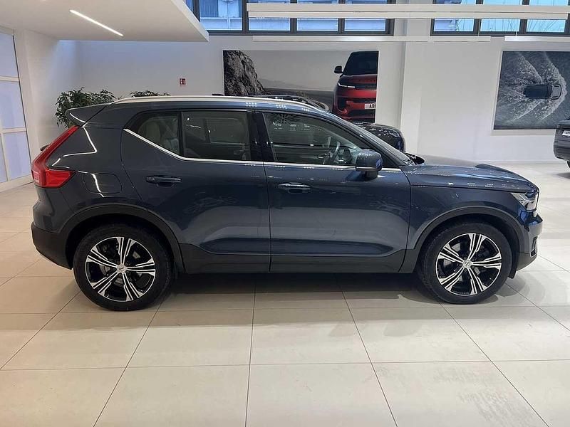 Usata Volvo XC40 132 CV (97 kW) 2021 Blu SUV