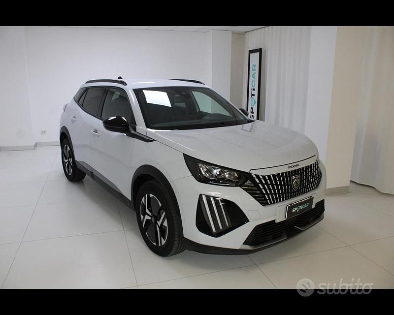 Usata Peugeot 2008 Allure 131 CV (96 kW) 2025 Bianco SUV