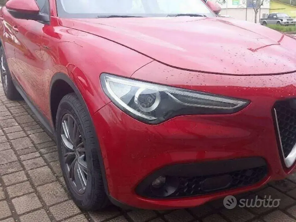 Usata Alfa Romeo Stelvio Executive 209 CV (153 kW) 2017 Rosso SUV