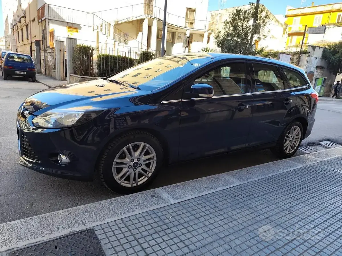 Usata Ford Focus 116 CV (85 kW) 2013 Blu Station wagon