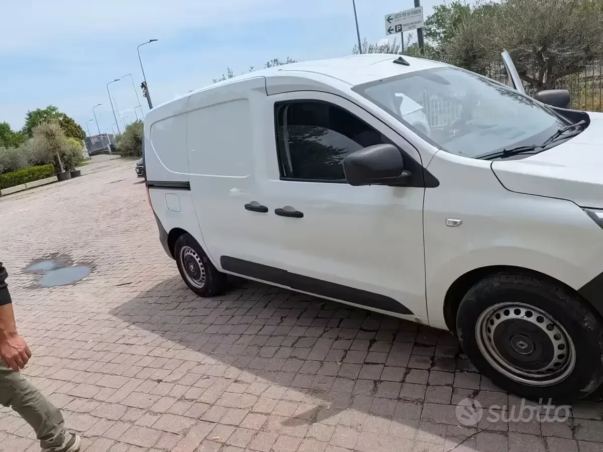 Usata Renault Express 95 CV (69 kW) 2022 Bianco Monovolume