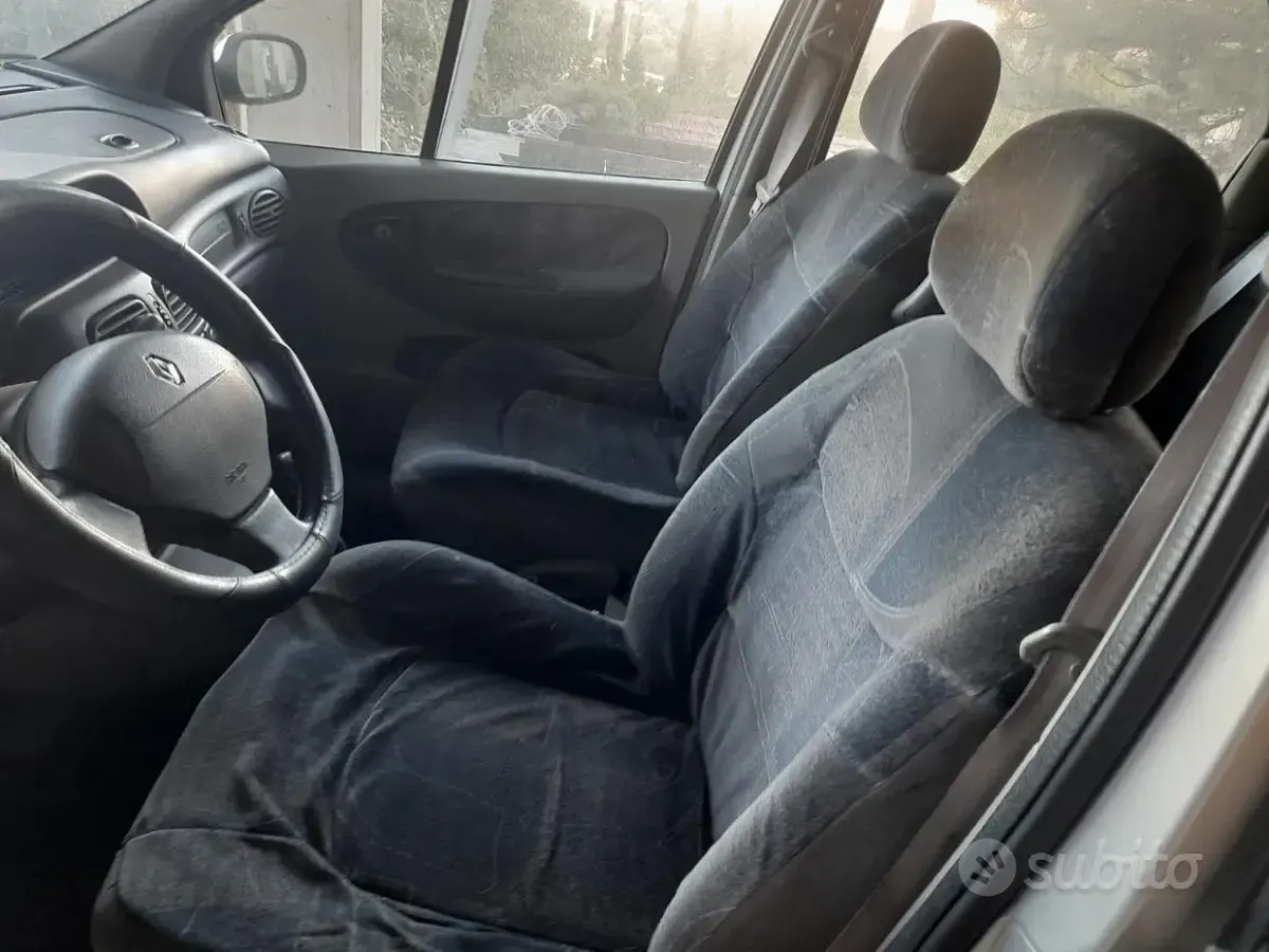 Usata Renault Scénic 2000 Grigio Monovolume