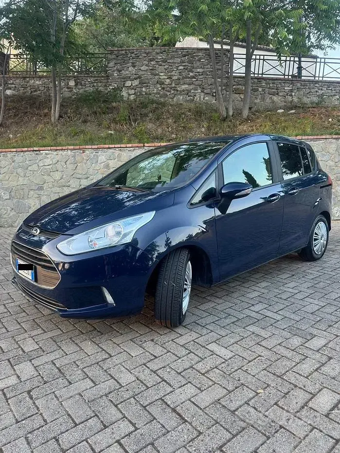 Usata Ford B-MAX Titanium 75 CV (55 kW) 2015 Blu Monovolume