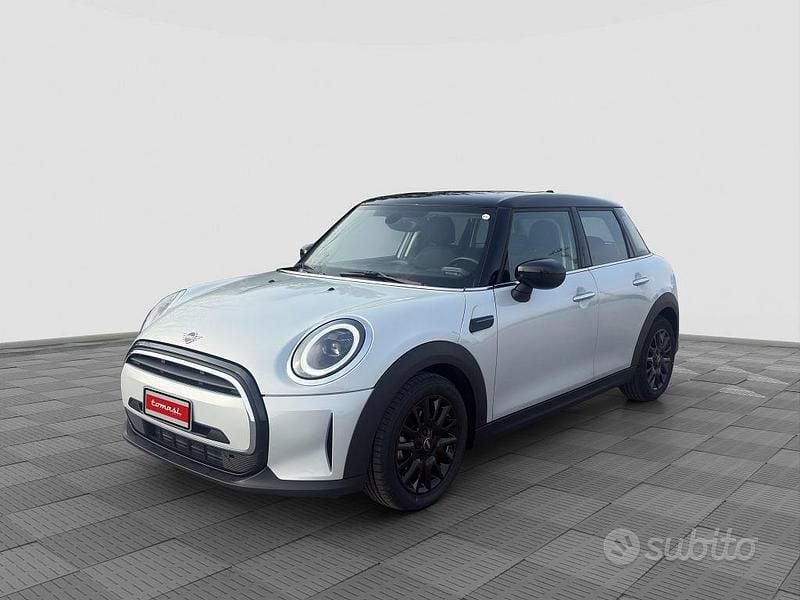 Usata Mini Cooper Classic 135 CV (99 kW) 2022 Bianco Utilitaria