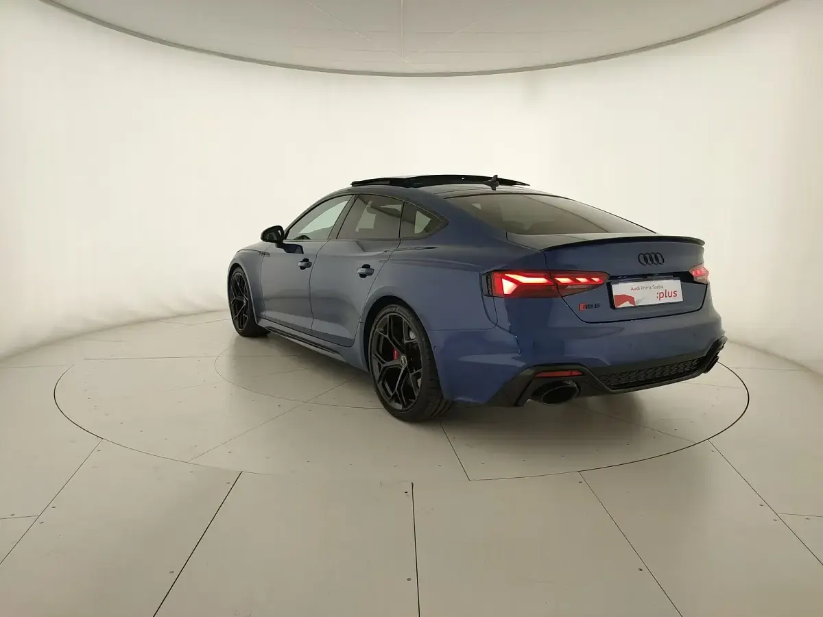 Usata Audi RS5 Sportback Ambiente 450 CV (330 kW) 2024 Blu ascari metallizzato Coupé