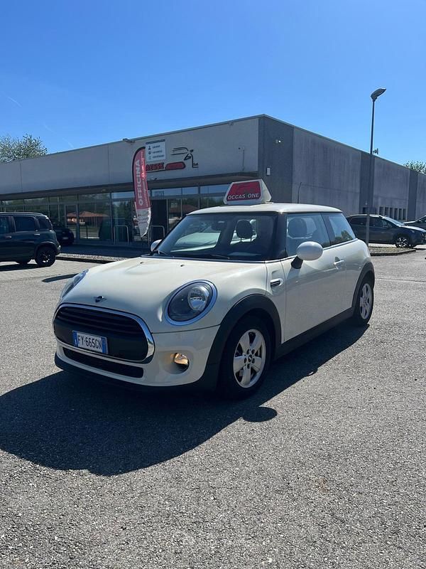 Usata Mini ONE 75 CV (55 kW) 2019 Beige Utilitaria