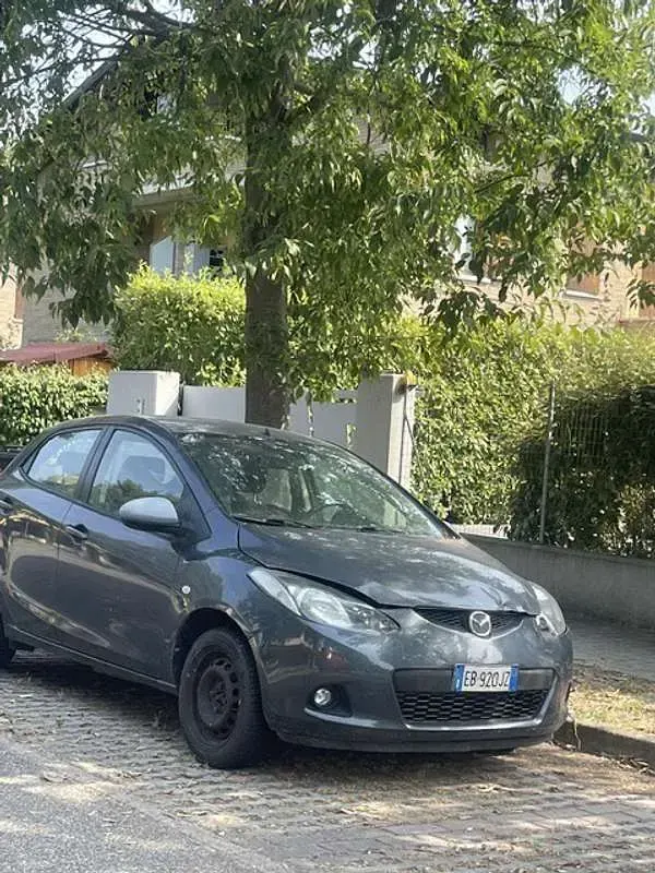 Usata Mazda 2 72 CV (52 kW) 2010 Utilitaria