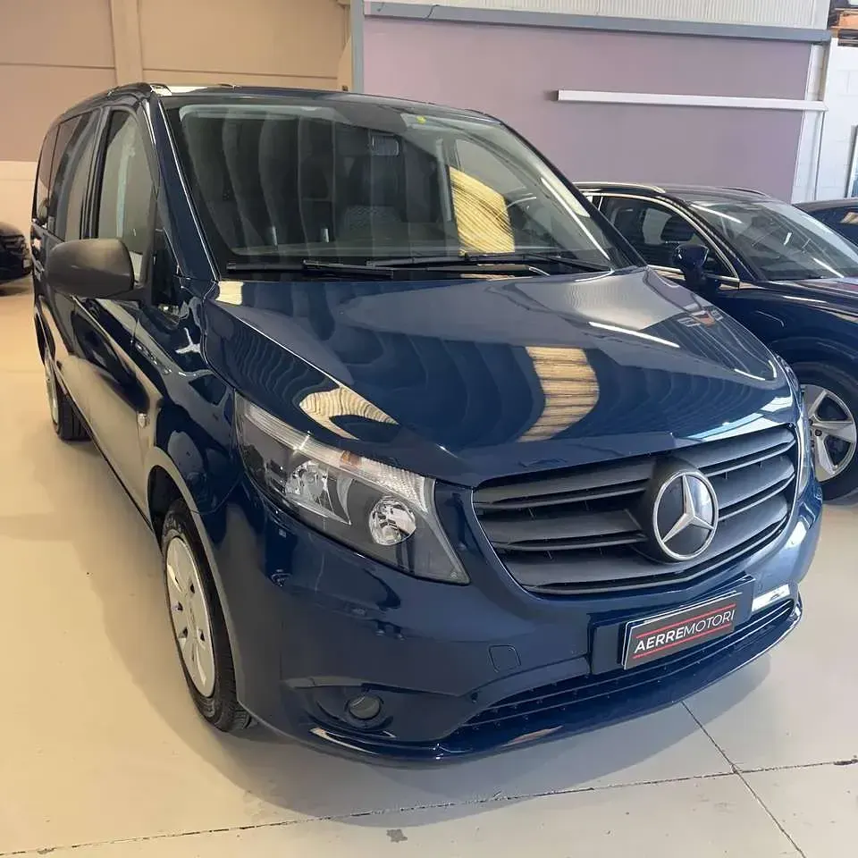 Usata Mercedes Vito 136 CV (100 kW) 2021 Blu navy Furgone