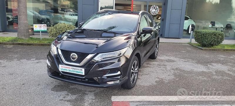 Usata Nissan Qashqai N-Connecta 115 CV (84 kW) 2018 Nero SUV