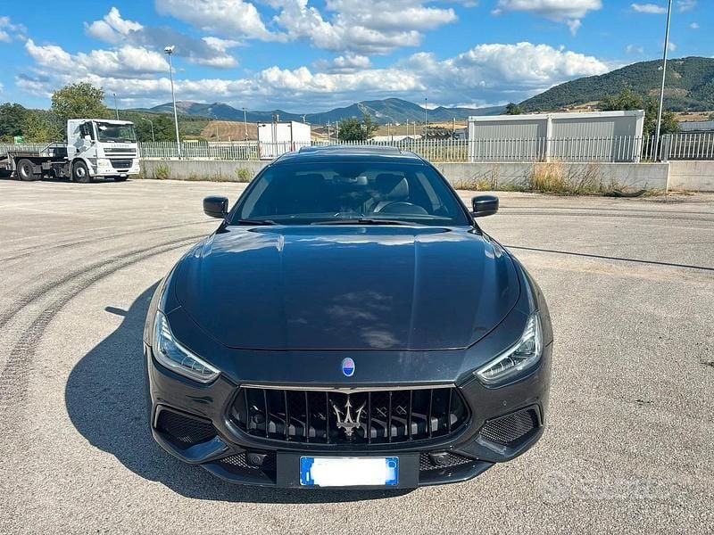 Usata Maserati Ghibli 275 CV (202 kW) 2014 Grigio Berlina