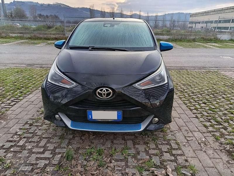 Usata Toyota Aygo Trend 72 CV (52 kW) 2019 Nero Utilitaria