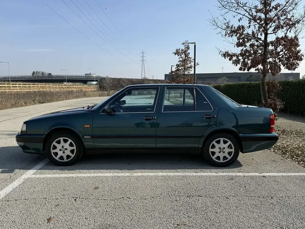 Usata Lancia Thema 152 CV (111 kW) 1993 Verde Berlina