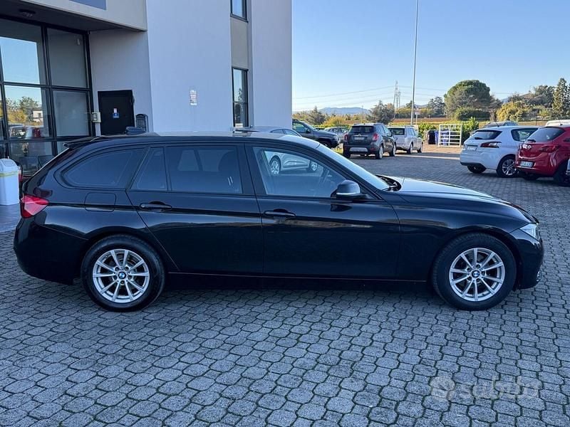 Usata BMW 318 Efficient Dynamics 150 CV (110 kW) 2016 Nero Station wagon