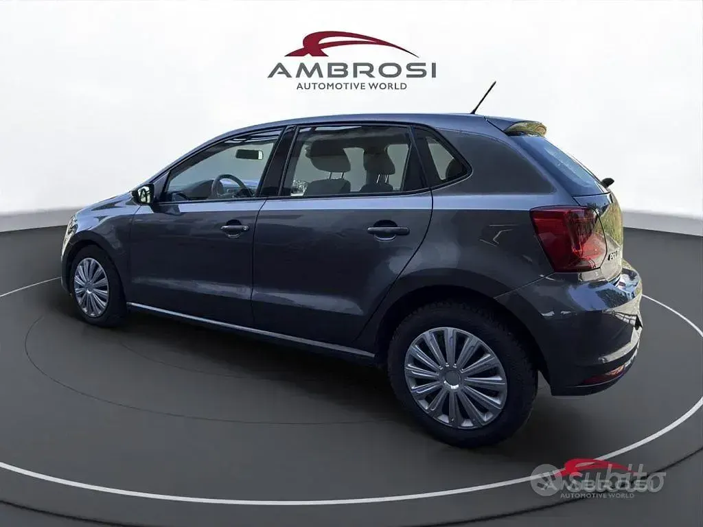 Usata VW Polo Comfortline 75 CV (55 kW) 2017 Grigio Utilitaria