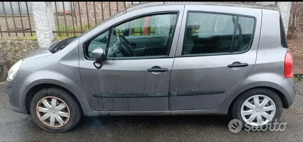 Usata Renault Modus 75 CV (55 kW) 2009 Grigio Monovolume