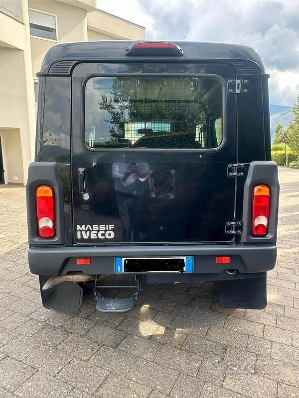 Usata Iveco Massif 145 CV (106 kW) 2009 Nero SUV