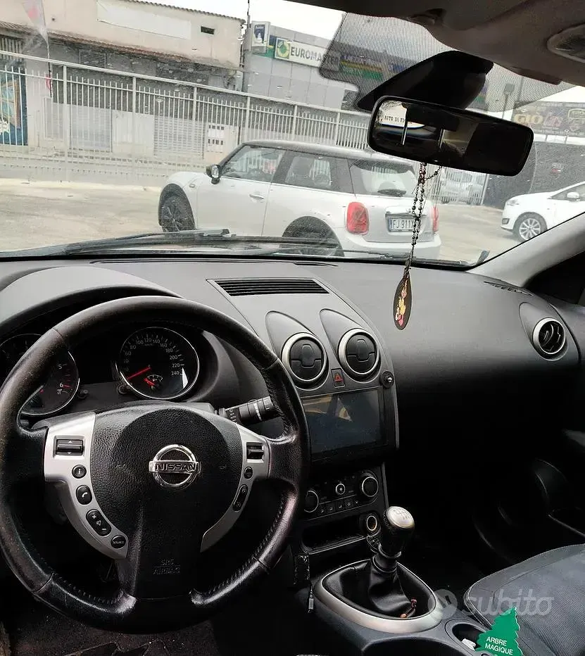 Usata Nissan Qashqai 131 CV (96 kW) 2011 Grigio SUV