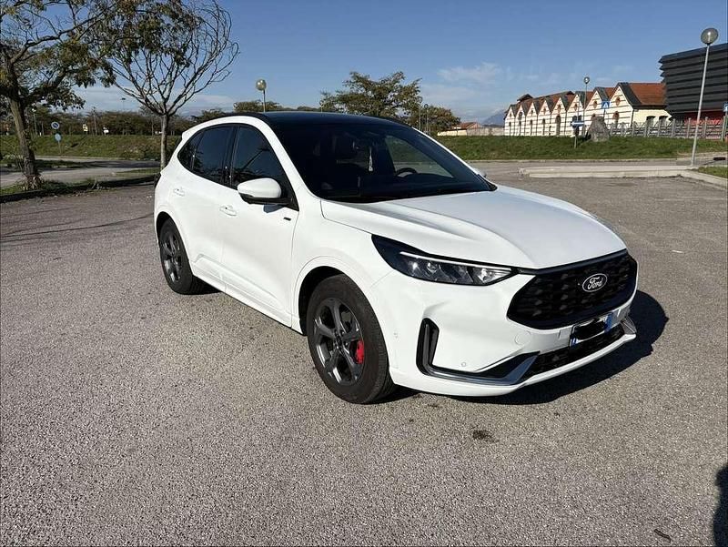 Usata Ford Kuga ST-Line X 151 CV (111 kW) 2024 SUV