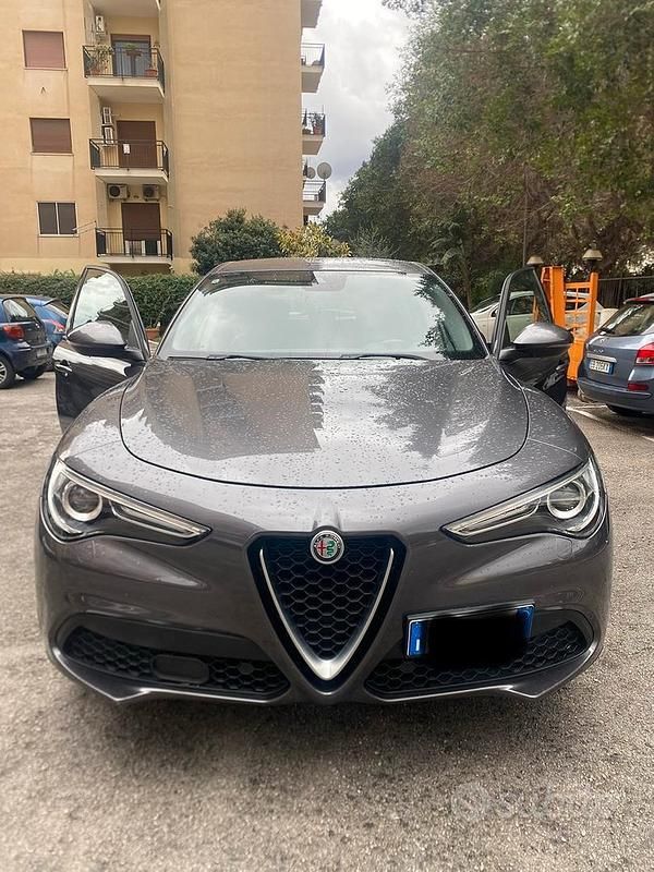 Grigio Usata 2019 Alfa Romeo Stelvio SUV | 23.500 € - Immagine 1/4