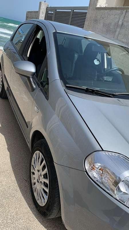 Usata Fiat Grande Punto Active 75 CV (55 kW) 2009 Grigio Utilitaria