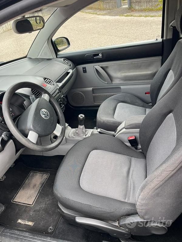 Usata VW New Beetle 105 CV (77 kW) 2005 Nero Utilitaria