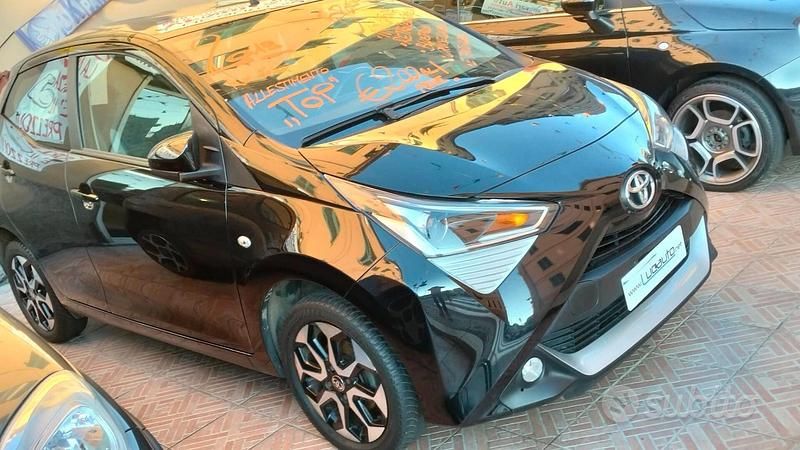 Usata Toyota Aygo Business Edition 69 CV (50 kW) 2019 Nero Utilitaria